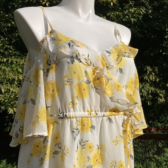 Torrid yellow rose cold shoulder flutter sleeve boho top tie waist size 2X - Picture 4 of 7